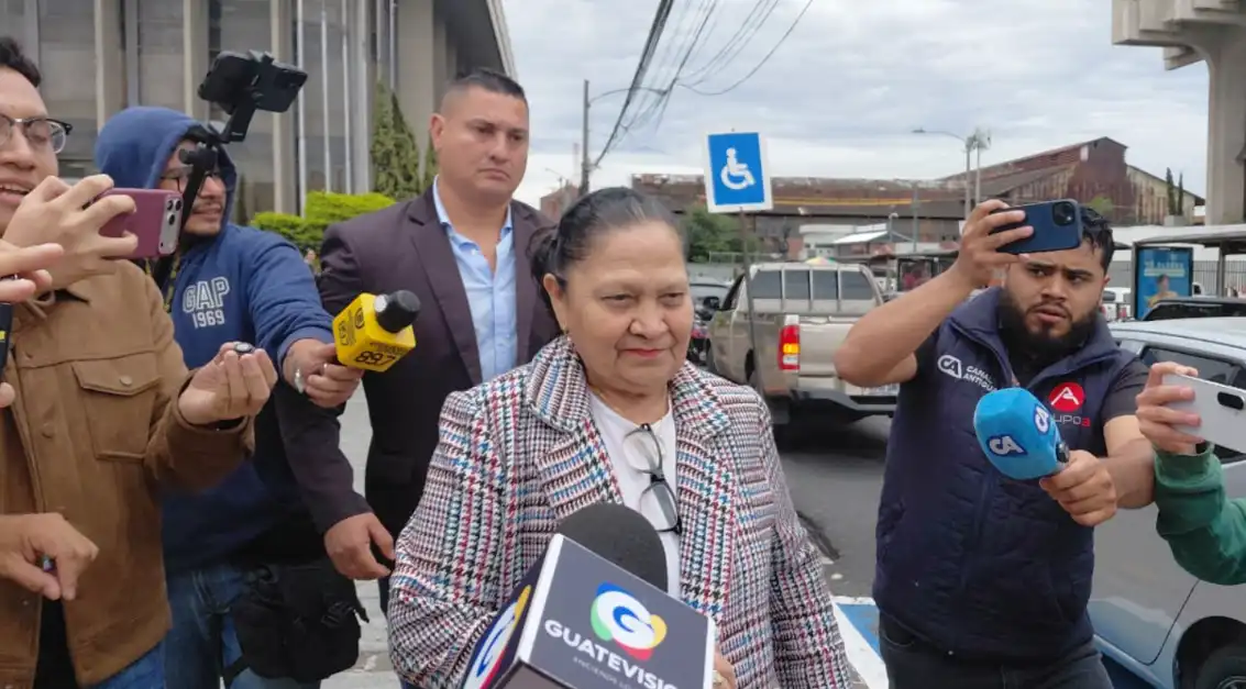 Consuelo Porras Reaparece. 2 6 26