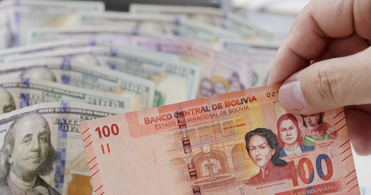 Caida del dolar oficial a 11 con 77 bolivares este martes