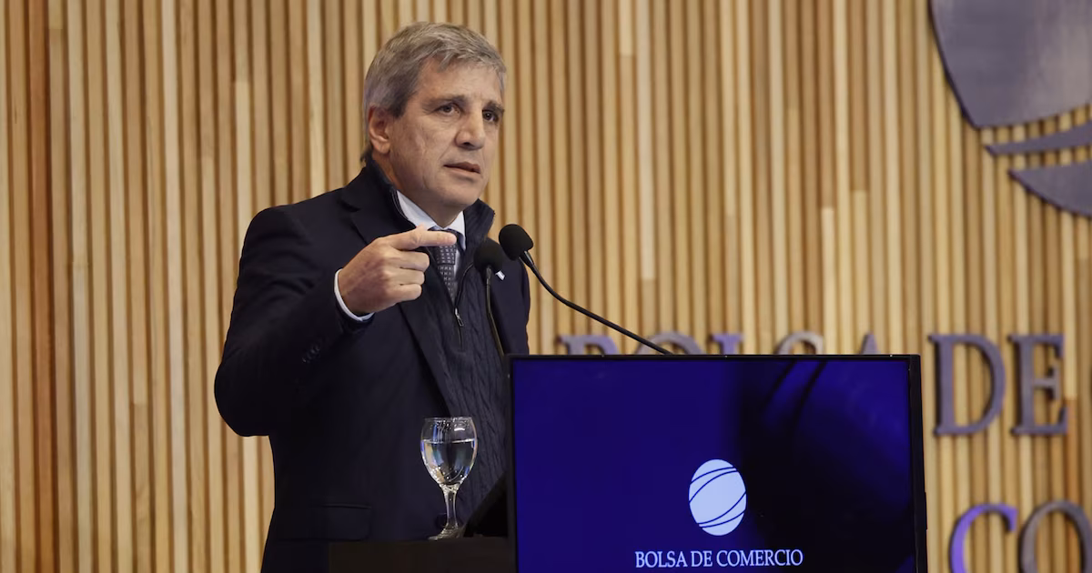 Caputo anuncia mas inversiones por el RIGI y calma dudas sobre el dolar