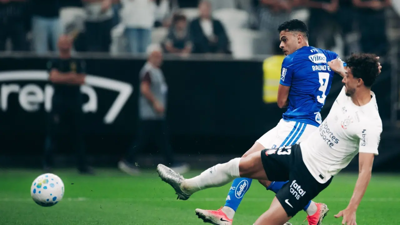 Cruzeiro vence al Corinthians con héroes inesperados