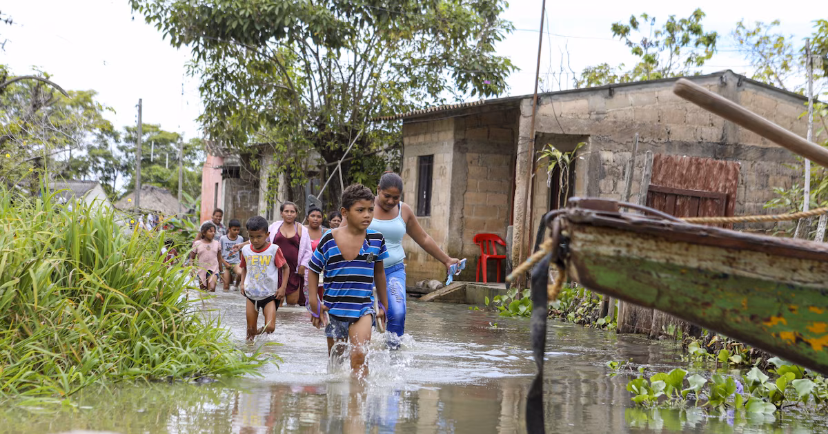 Emergencia en Colombia por sismo y crecidas