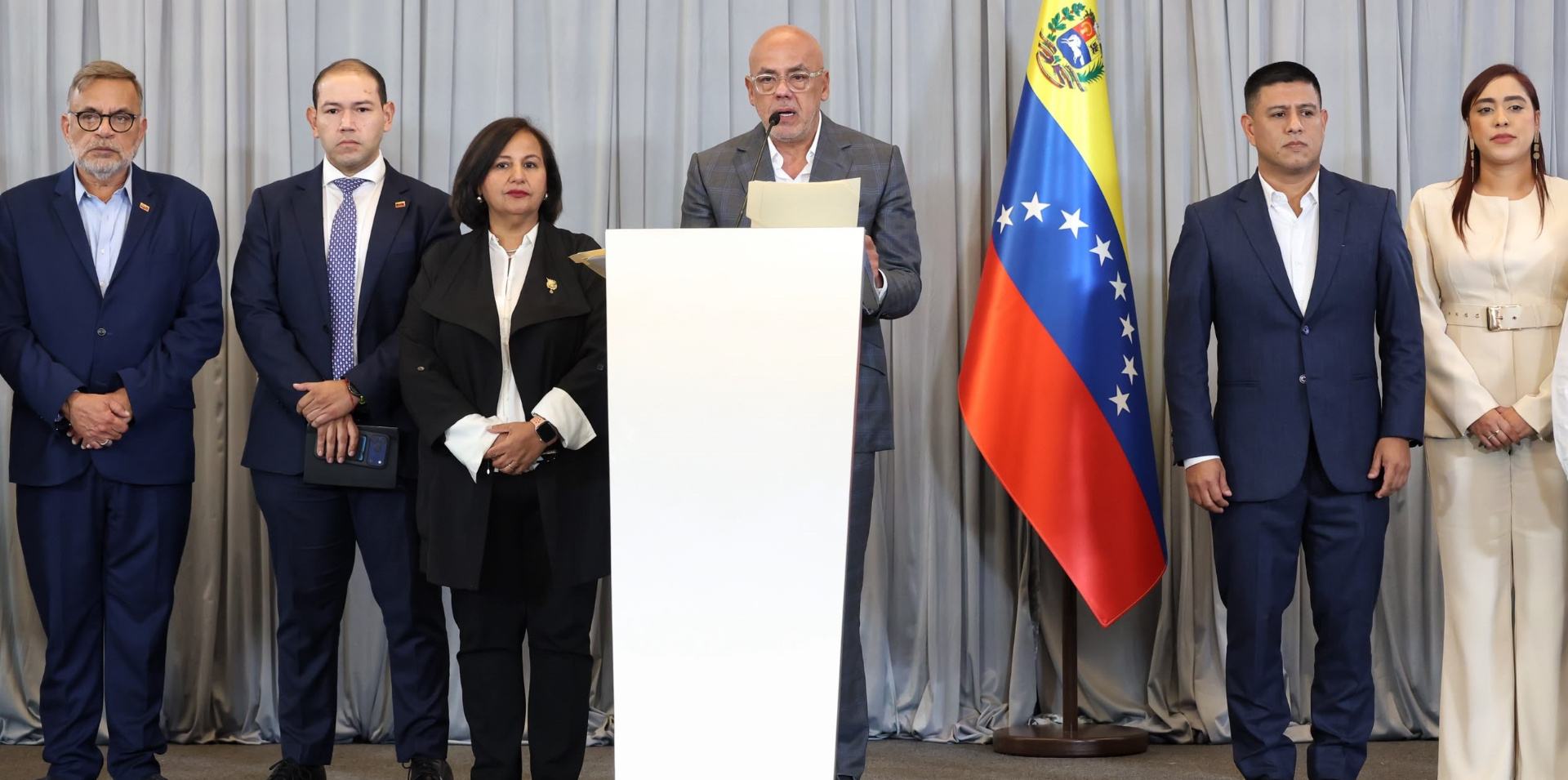 Gobierno y oposicion logran acuerdos tras nuevo dialogo