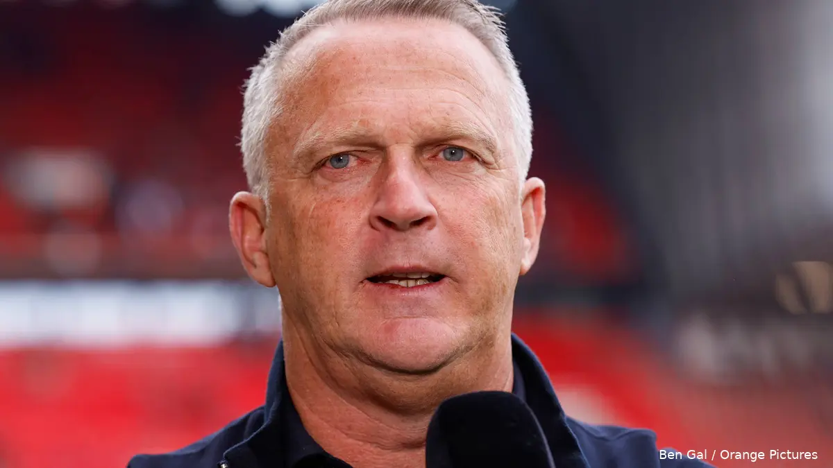 Van den Brom explica las ausencias y alineaciones